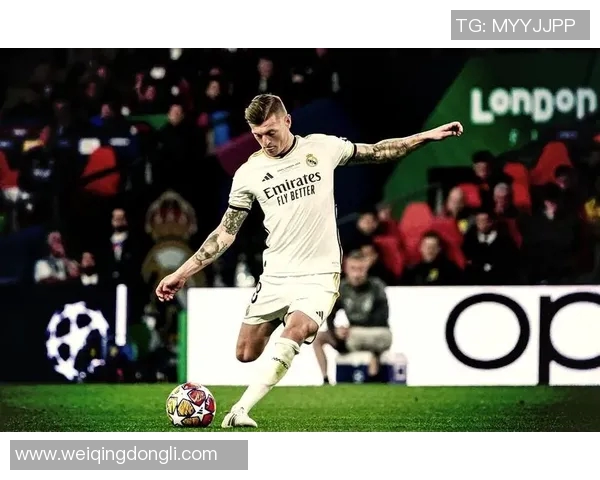 克罗斯在足球场上的传奇之路与未来展望：从天才少年到世界级中场大师