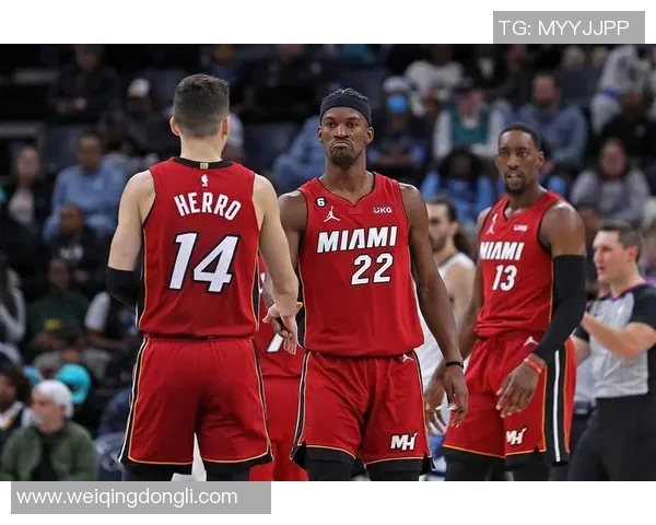 巴特勒领衔热火对决雷霆双方争夺季后赛席位的关键战役